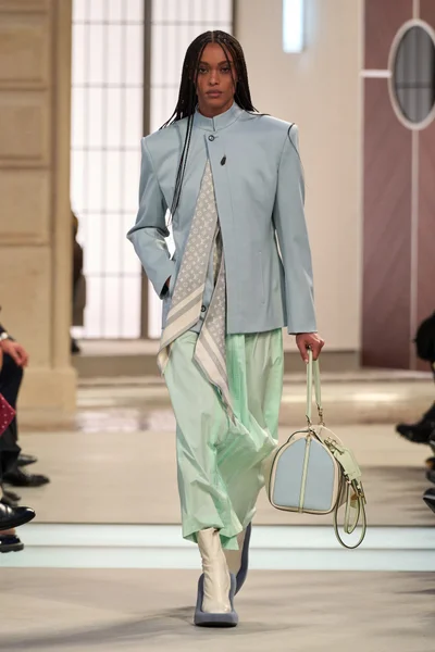 Look 26